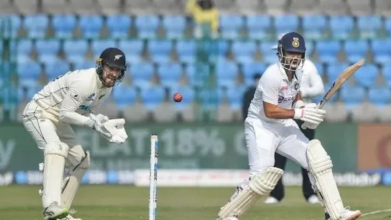 IND VS NZ: अय्यर का शतक, साउदी के पांच विकेट और न्यूजीलैंड ने की मजबूत शुरूआत