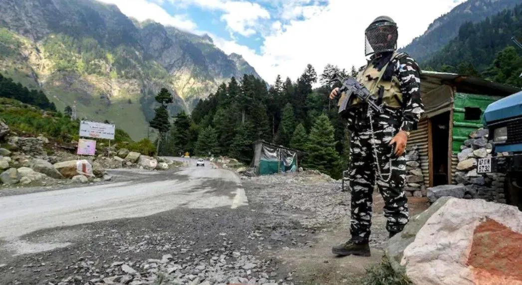 आतंकवादियों के निशाने पर संदीप मावा बोले- वह डरे नहीं है, कश्मीर घाटी छोड़कर नहीं जा रहे