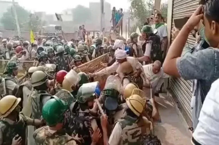भाजपा सांसद के कार्यक्रम का विरोध करने पहुंचे किसानों पर लाठीचार्ज