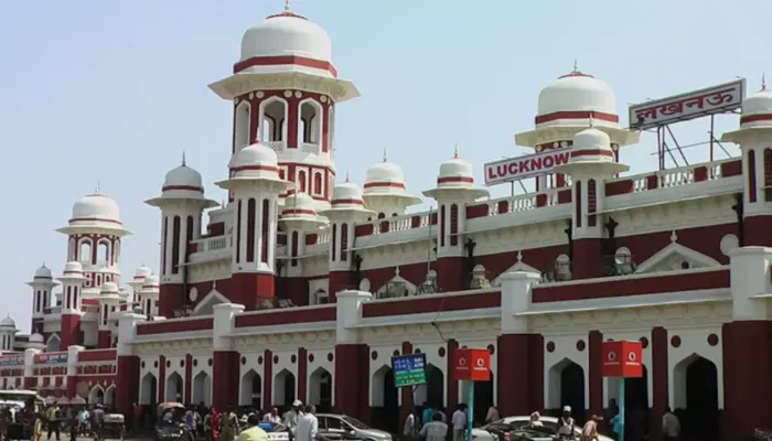 लखनऊ: त्योहारों को देखते हुए बढ़ाई गई रेलवे स्टेशनों की सुरक्षा व्यवस्था