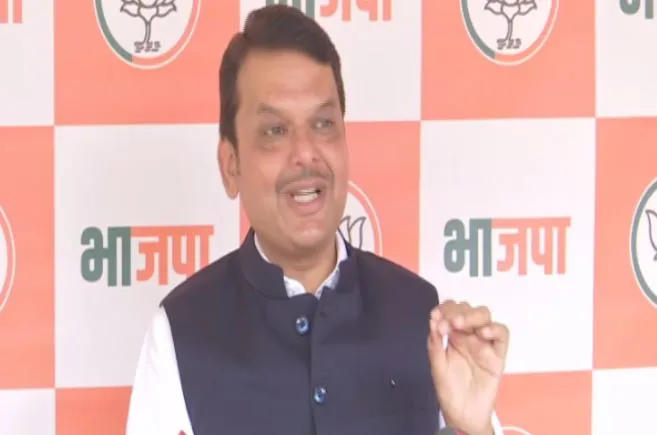 नवाब मलिक ने किया पलटवार, बोले- फडणवीस ने मुख्यमंत्री रहते हुए अंडरवर्ल्ड के लोगों को बड़े पदों पर बैठाया