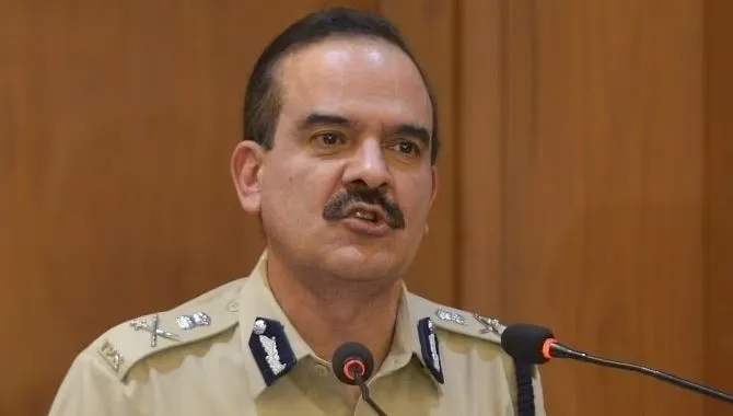 परमबीर सिंह पहुंचे मुंबई, अपराधा शाखा के समक्ष हुए पेश