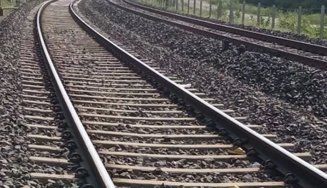 बरेली: पटरियों पर मिला अज्ञात महिला का शव, पुलिस ने अंतिम संस्कार के लिए मांगे रेलवे से रुपये