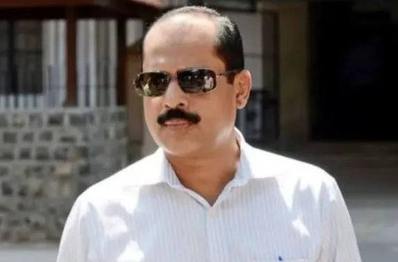 Extortion Case: मुंबई क्राइम ब्रांच ने सचिन वाजे को हिरासत में लिया