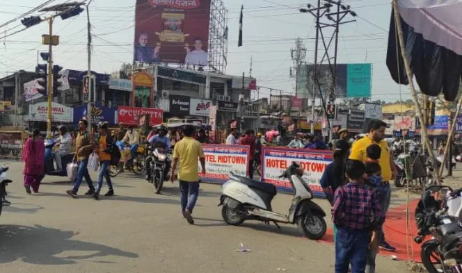 बरेली: यातायात माह में सड़कों से लेकर गलियों तक जाम, ट्रैफिक पुलिस देख लोगों में खलबली