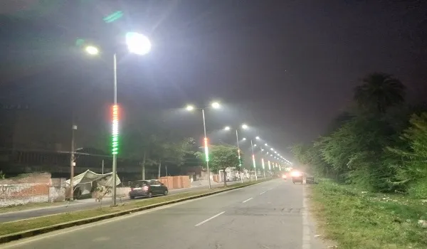 रामपुर : दो करोड़ की लागत से लगी लाइटों से रामपुर होगा जगमग