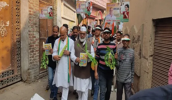अमरोहा : कांग्रेसियों ने प्रतिज्ञा पदयात्रा निकालकर बताई नीतियां