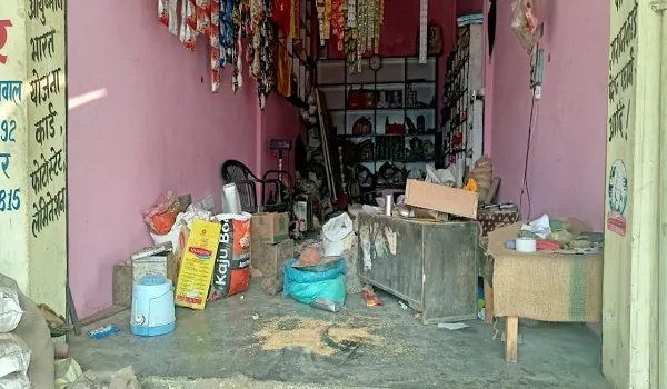 अमरोहा : अज्ञात चोरों ने दो दुकानों को बनाया निशाना, हजारों का माल चोरी