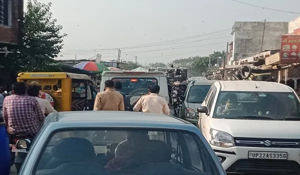रामपुर : यातायात माह ‍मे‍ं रोडवेज बसें ही बन रही जाम का कारण