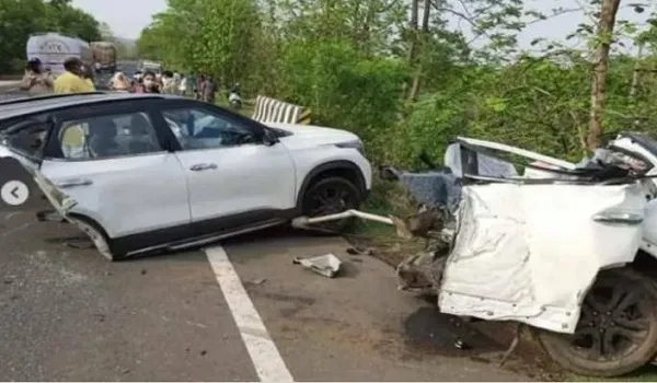 बिजनौर : दो कारों की टक्कर में एक की मौत, मासूम समेत 12 घायल