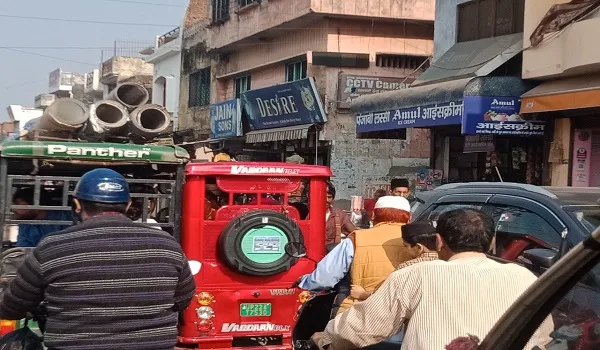 रामपुर : यातायात माह में ट्रैफिक व्यवस्था ध्वस्त, सड़कों पर लग रहा जाम