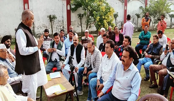 अमरोहा : चुनाव से पहले जाटों को केंद्र में आरक्षण दे मोदी सरकार, नहीं तो करेंगे विरोध