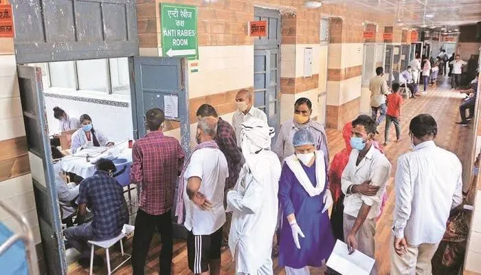 Covid-19 Vaccination: वैक्सीन स्लॉट की बुकिंग से मिली निजात, अब रात 10 बजे तक होगा टीकाकरण