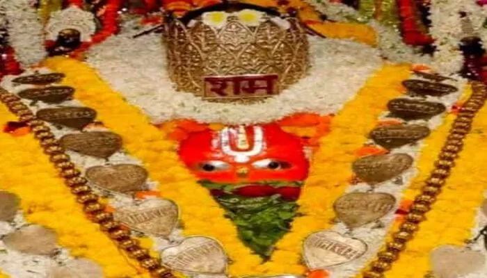 अयोध्या: तिजोरी से निकले गहनों से हुआ हनुमान जी का भव्य श्रृंगार