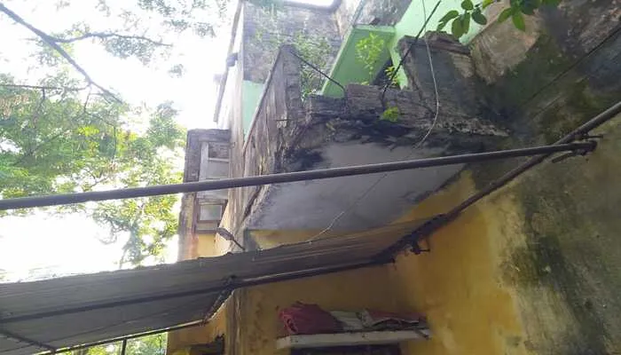 रायबरेली: छज्जा गिरने से महिला स्वास्थ कर्मी घायल, सीएचसी में चल रहा इलाज