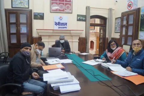 नैनीताल: निर्वाचन आयोग ने आदर्श आचार संहिता का पालन कराने के लिए जिला प्रशासन को निर्देश