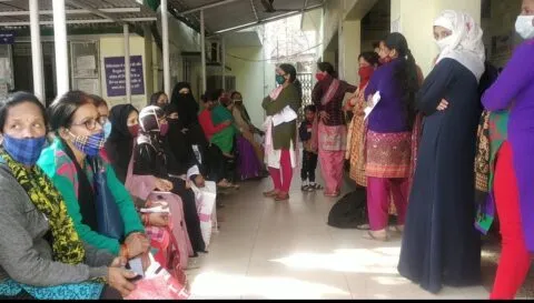 हल्द्वानी: महिला अस्पताल में डॉक्टर नहीं, इलाज को भटके मरीज