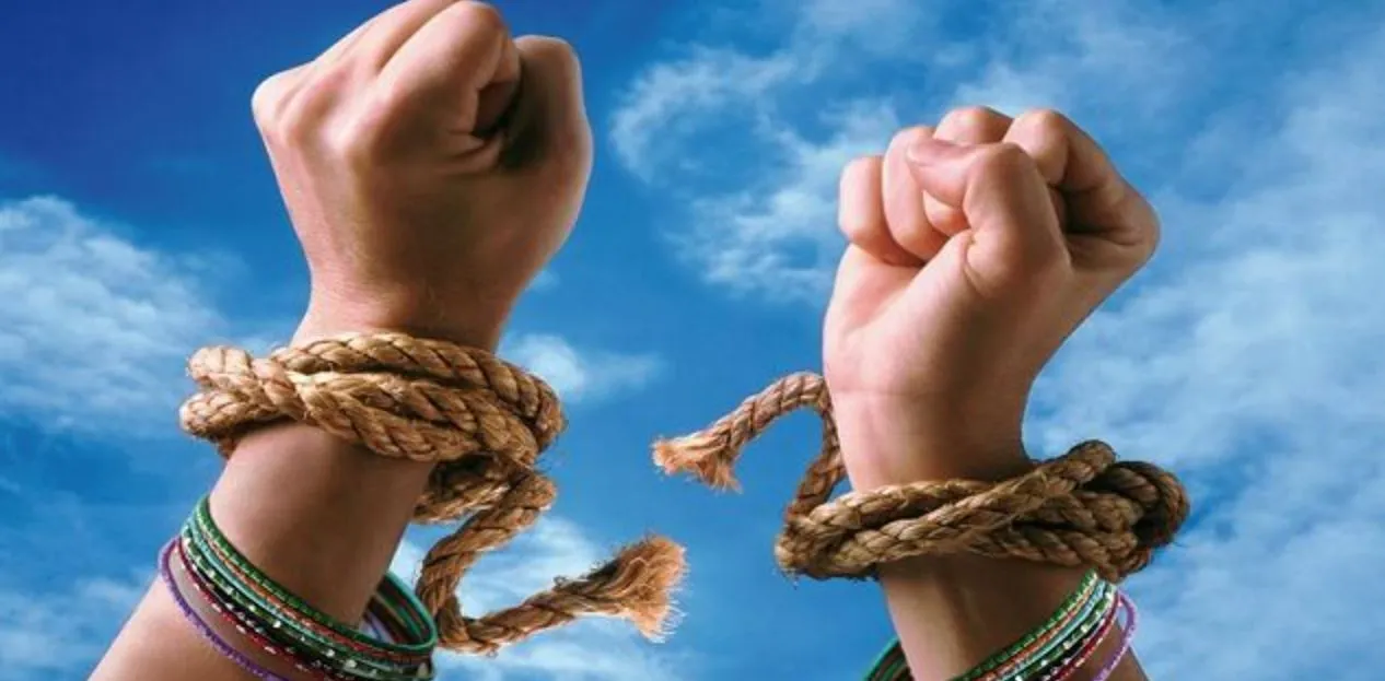 चुनौतियों का मुकाबला कर आगे बढ़ती महिलाएं, ‘मेक इन इंडिया’ में निभाना चाहती हैं बड़ी भूमिका- रिपोर्ट