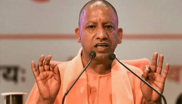 उत्तर प्रदेश में छात्रों को टैबलेट और स्मार्टफोन बांटने की प्रक्रिया हुई तेज