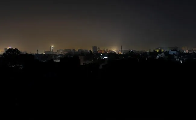 बरेली: पथ प्रकाश विभाग की लापरवाही से अंधेरे में डूबे रहे इलाके