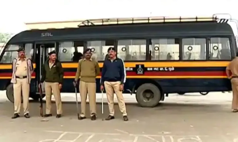 महाराष्ट्र: अमरावती में भगवा संगठन के बंद के दौरान पथराव, पुलिस ने किया लाठीचार्ज