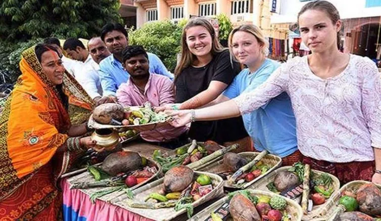 अमेरिका में कई स्थानों पर भारतीय-अमेरिकियों ने की छठ पूजा