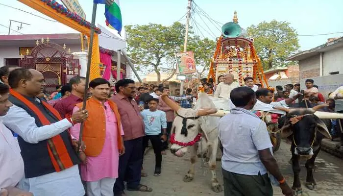बाराबंकी: भगवान नेमिनाथ की तिलोकपुर में निकाली भव्य रथयात्रा