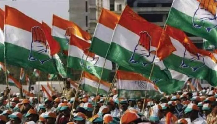झांसी: कांग्रेस पार्टी ने प्रतिज्ञा पत्र जन-जन तक पहुंचाने के लिए निकाली यात्रा