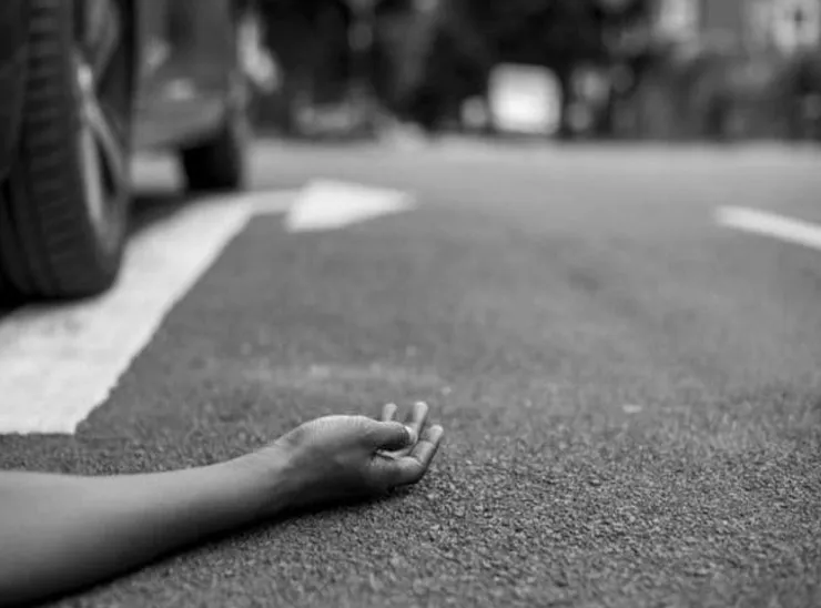 मप्र: कार ने सड़क किनारे बैठे लोगों को कुचला, तीन की मौत, तीन घायल