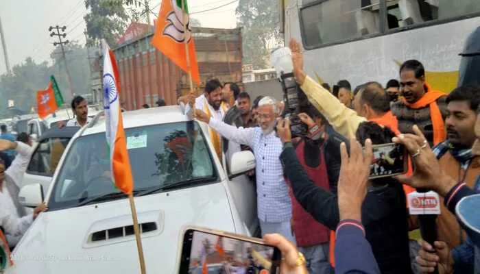 कौशल किशोर ने शुरू की संविधान दिवस यात्रा, 1008 गाड़ियों का काफिला लेकर निकले प्रयागराज