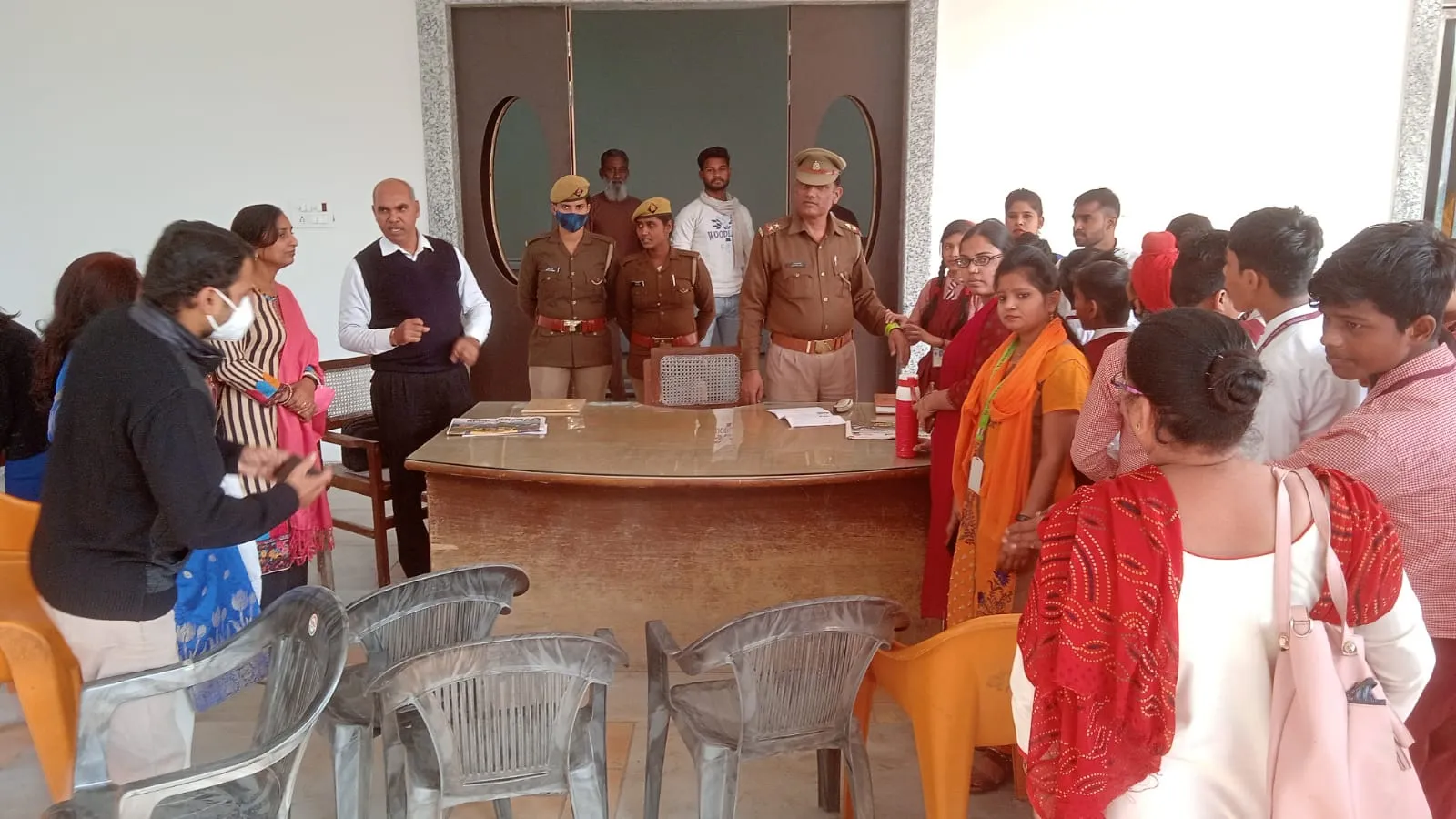 बरेली: चाइल्ड लाइन की तरफ आयोजित हुई जागरुकता रैली