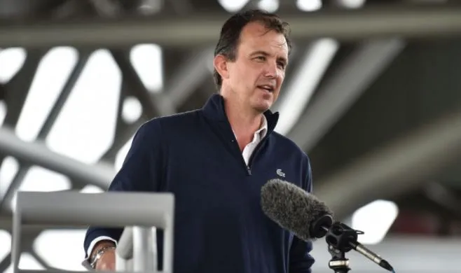 पाकिस्तान क्रिकेट बोर्ड से संबंध सुधारने के लिए पाक दौरे पर पहुंचे ईसीबी सीईओ टॉम हैरिसन