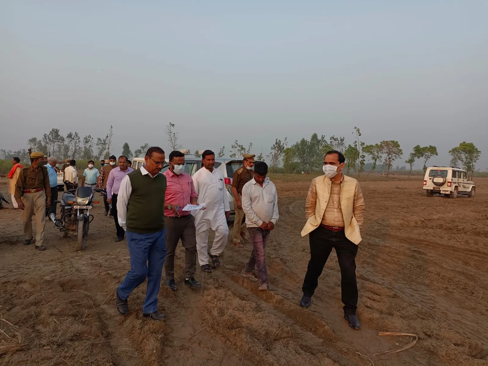 संभल: मेले की तैयारियां अधूरी होने पर भड़के डीएम, बोले कार्रवाई को तैयार हो जाएं