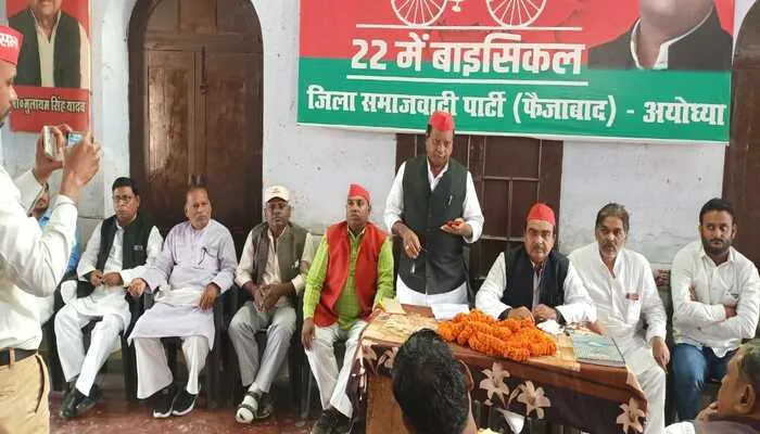 सपा के विकास कार्यों का फीता काट रही भाजपा सरकार: तेज नारायण पांडे पवन