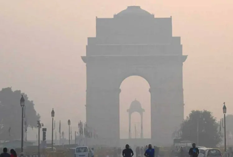 दिल्ली में वायु गुणवत्ता में हल्का सुधार, ‘गंभीर’ श्रेणी से ‘बेहद खराब’ श्रेणी में पहुंची