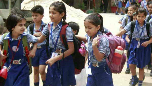 दिल्ली में 19 महीने के लंबे इंतजार के बाद नर्सरी से आठवीं कक्षा तक के छात्रों के लिए खुले स्कूल
