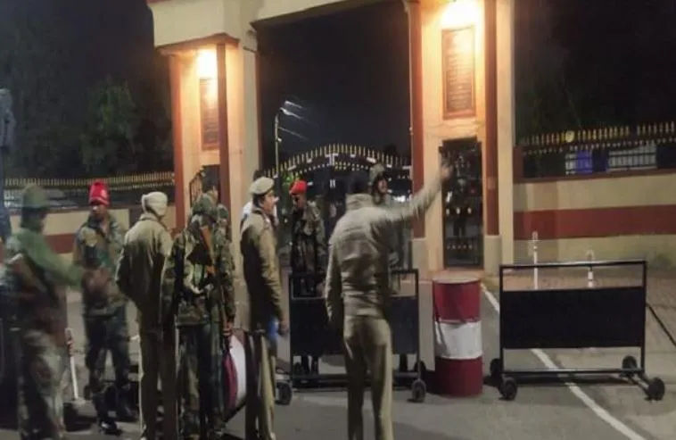 पंजाब: पठानकोट में आर्मी कैंप के गेट पर ग्रेनेड से हमला, जांच जारी