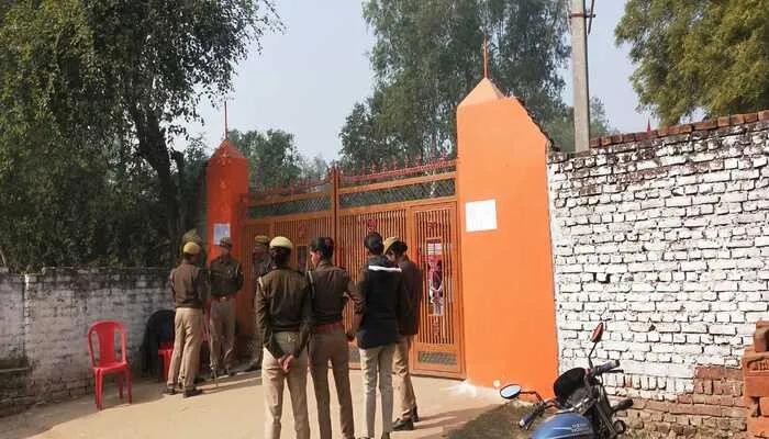 हरदोई: UPTET 2021 की परीक्षा रद्द होने पर परीक्षार्थियों ने मचाया हंगामा