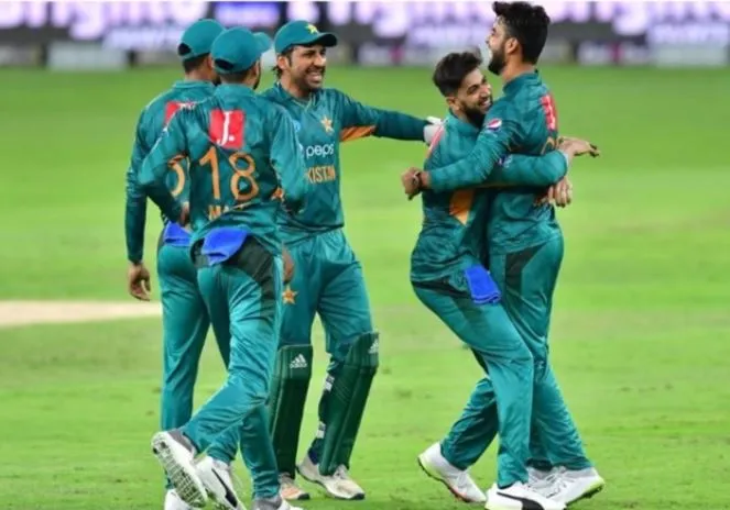 लगातार तीन मैच जीतने के बाद अब सेमीफाइनल में जगह पक्की करने उतरेगा पाकिस्तान