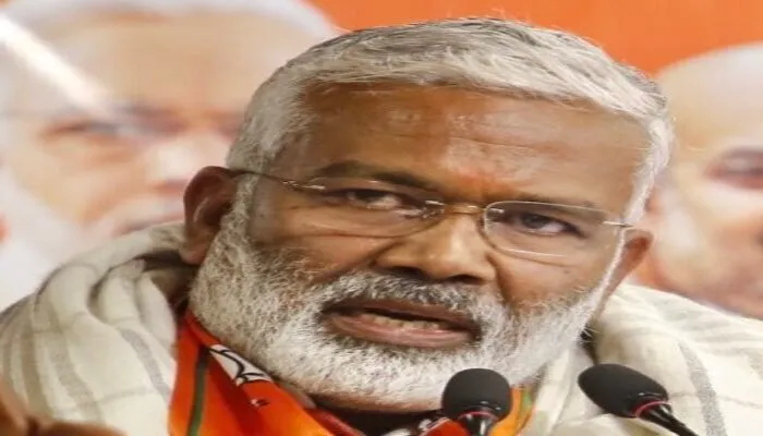जो परिवार नहीं चला सकते वे प्रदेश चलाने का सपना देख रहे हैं: स्वतंत्र देव