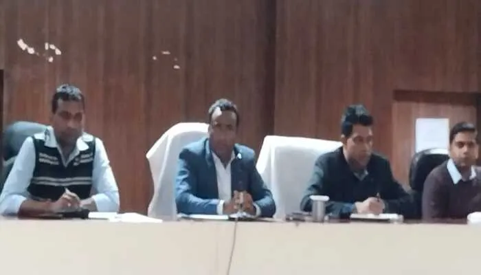 अयोध्या: पूर्ण विस्थापित व्यापारियों को निगम देगा अस्थायी दुकानें