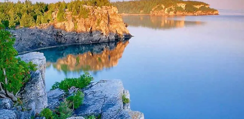 दुनिया की सबसे गहरी झील है तीन करोड़ साल पुरानी, जानें इतिहास