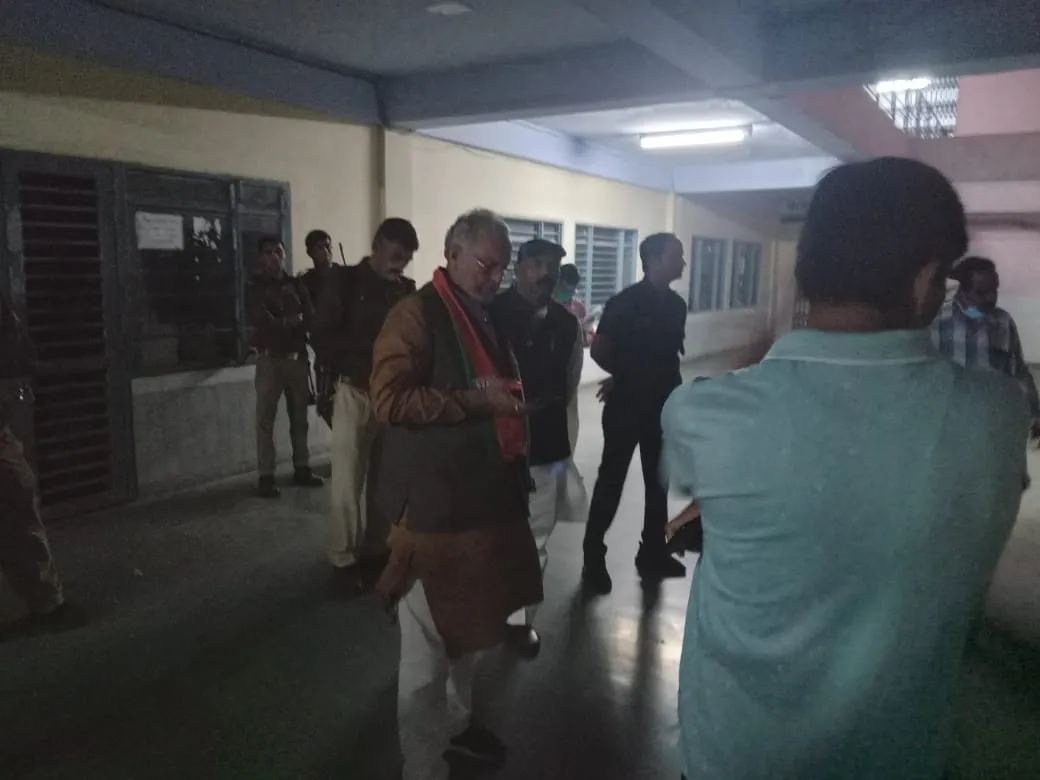 शाहजहांपुर: मेडिकल कॉलेज में कैबिनेट मंत्री को नहीं मिली बैठने की जगह तो विफरे
