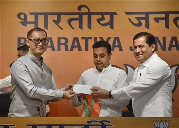 मणिपुर के मुख्यमंत्री के दामाद सहित दो विधायकों ने थामा भाजपा का दामन