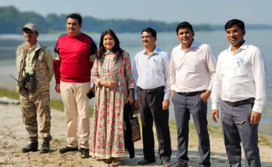 पीलीभीत: टाइगर रिजर्व घूमने पहुंची लोक गायिका मालिनी अवस्थी
