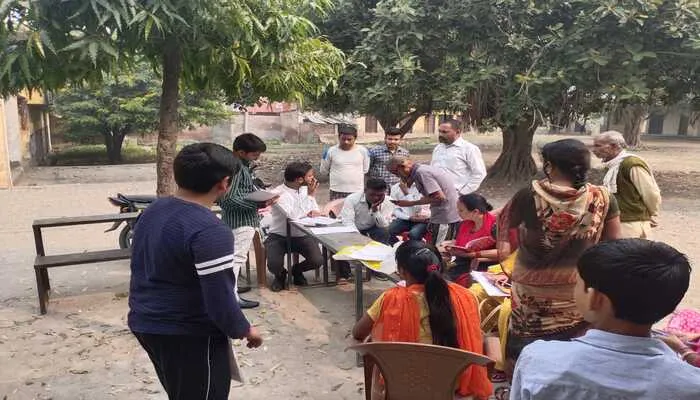 मुख्य निर्वाचन अधिकारी ने मतदान केंद्रों का किया निरीक्षण, कार्यक्रम की जानी हकीकत