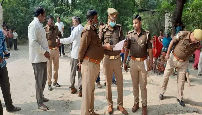 रायबरेली: संदिग्ध हालात में फांसी के फंदे से लटका मिला युवक का शव
