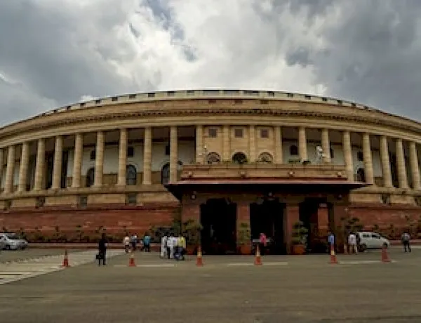 संसद के शीतकालीन सत्र की शुरूआत, पहले ही दिन हंगामें के आसार