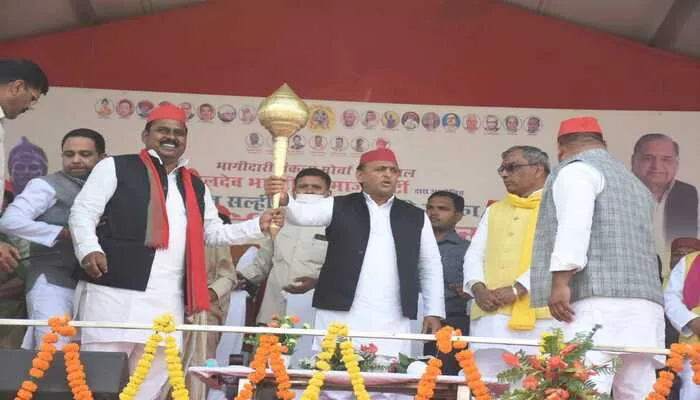 भाजपा का काम सांप्रदायिकता और जातिवाद का जहर घोलना: अखिलेश यादव