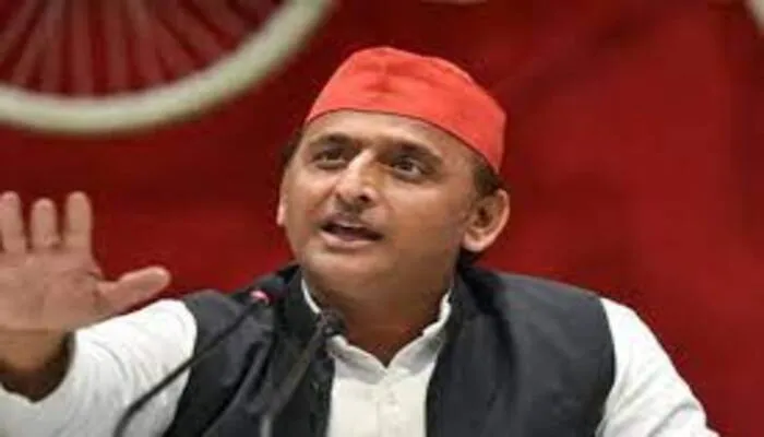 लखनऊ: अन्य पिछड़ा वर्ग के अभ्यर्थियों ने अखिलेश यादव को सौंपा ज्ञापन, की ये मांग